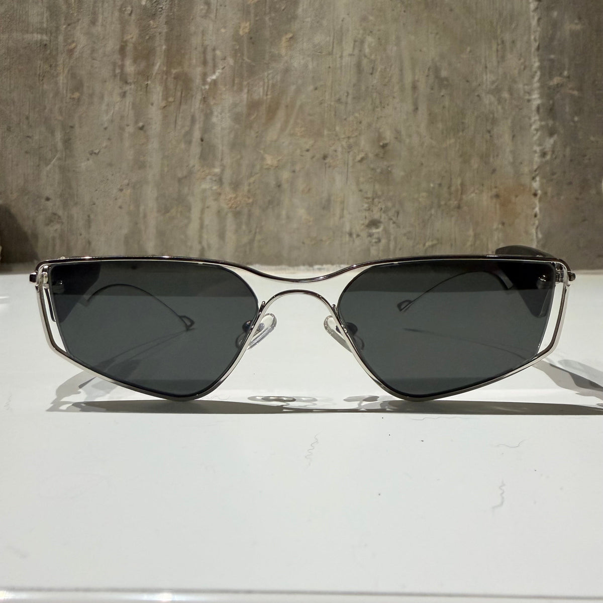 Gentle Monster Hepta 01 Glasses accessories