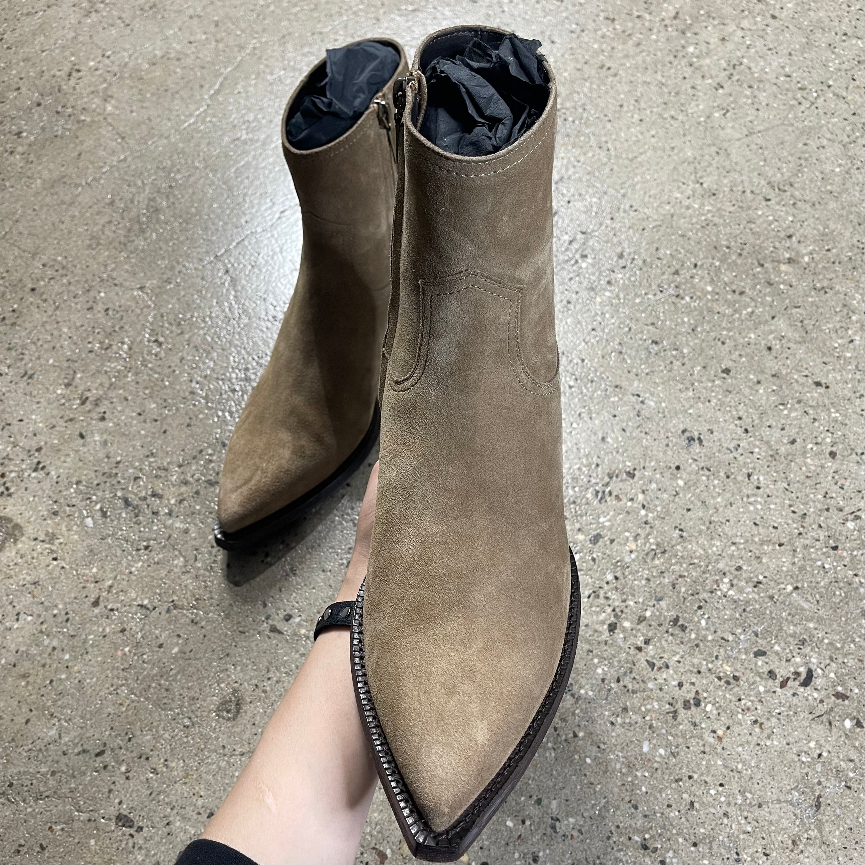 Saint Laurent Lukas Boots
