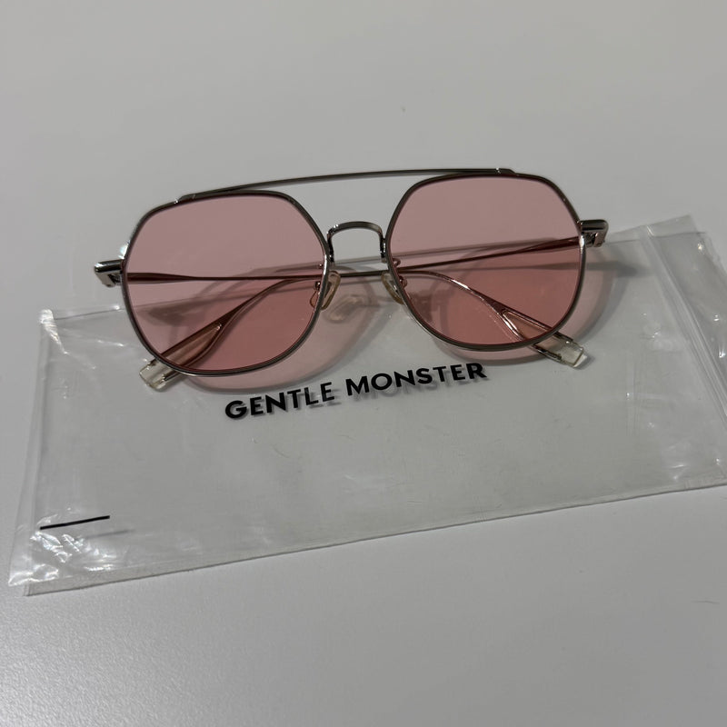 Gentle Monster 57-18 Sunglasses