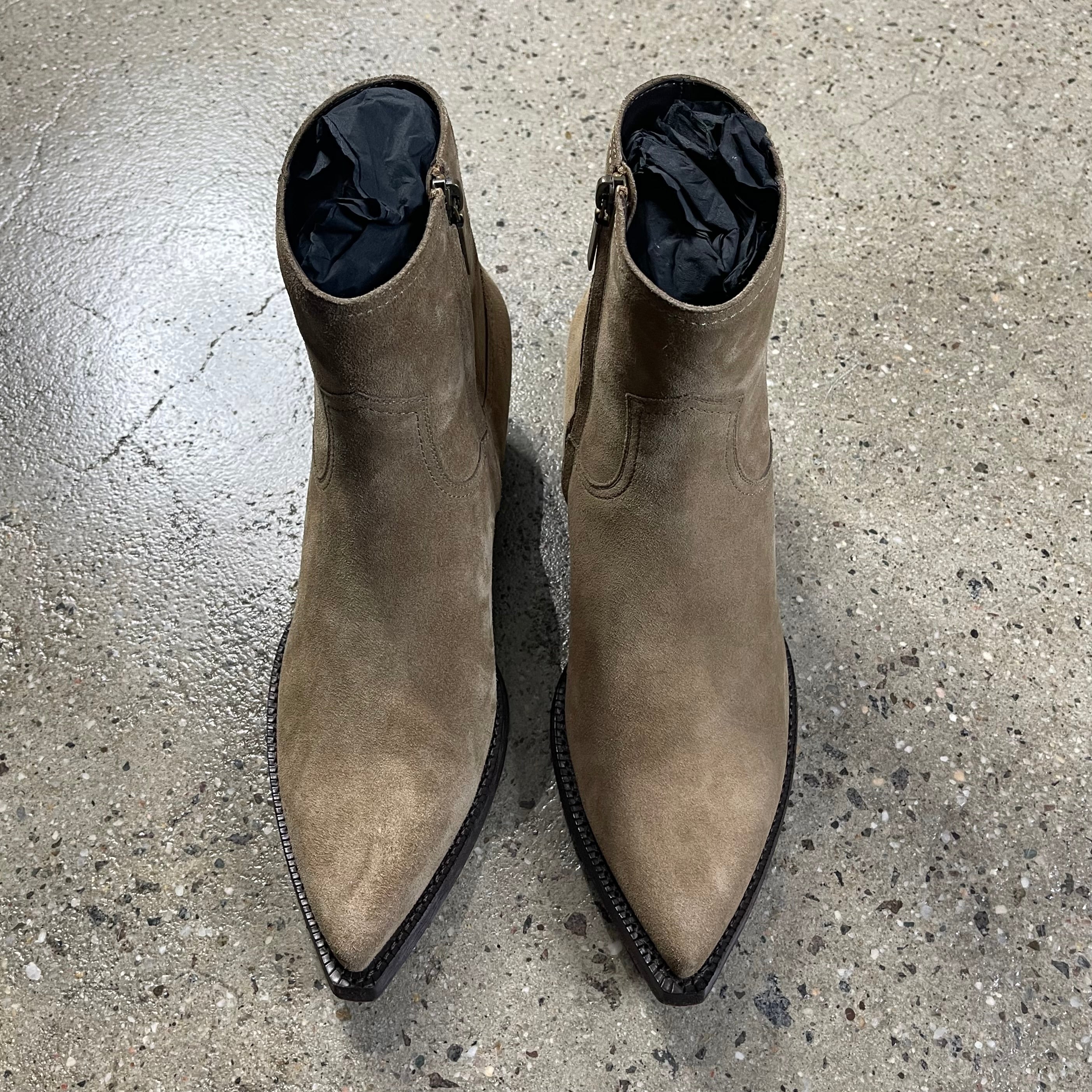 Saint Laurent Lukas Boots