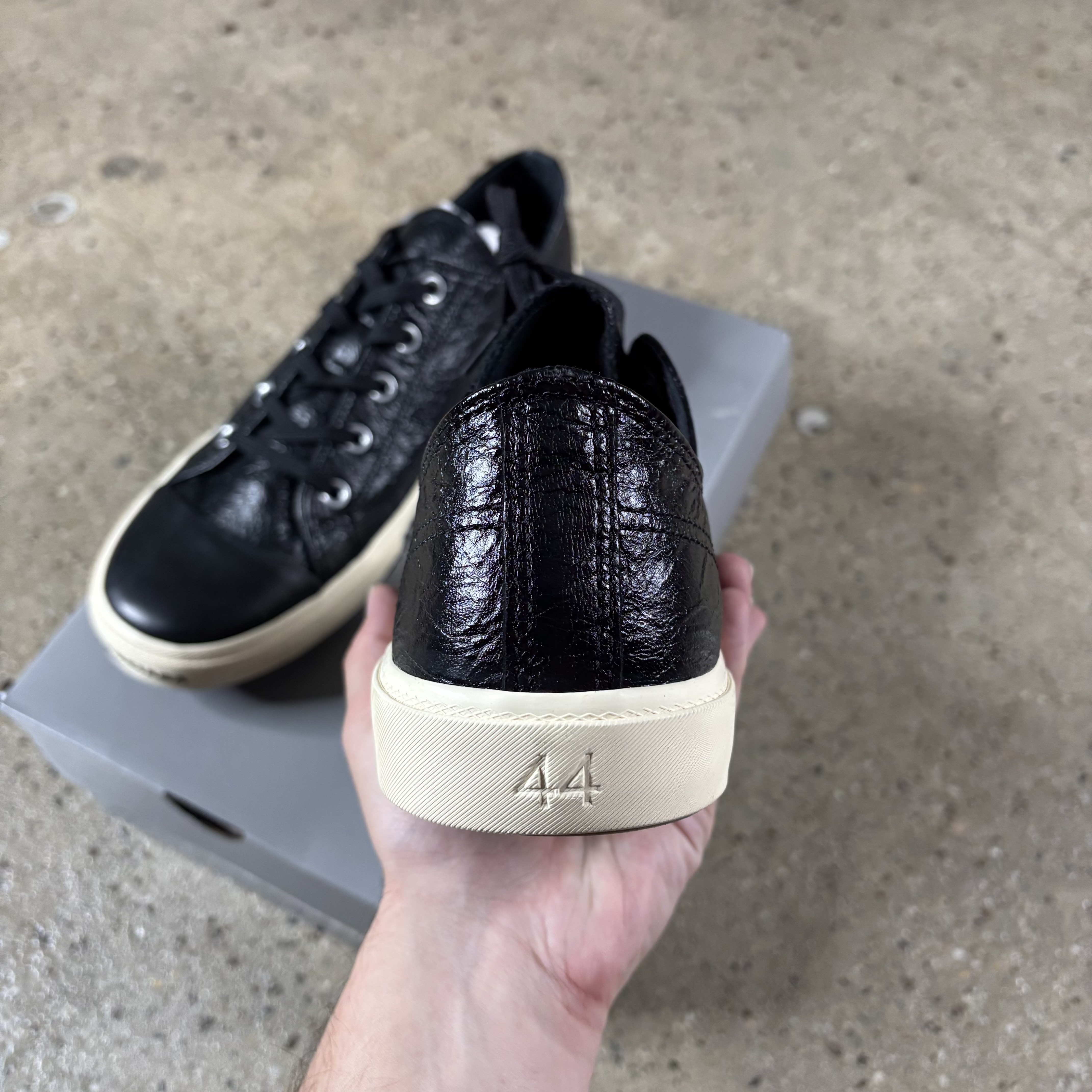 Balenciaga Arena Low Top - View 5