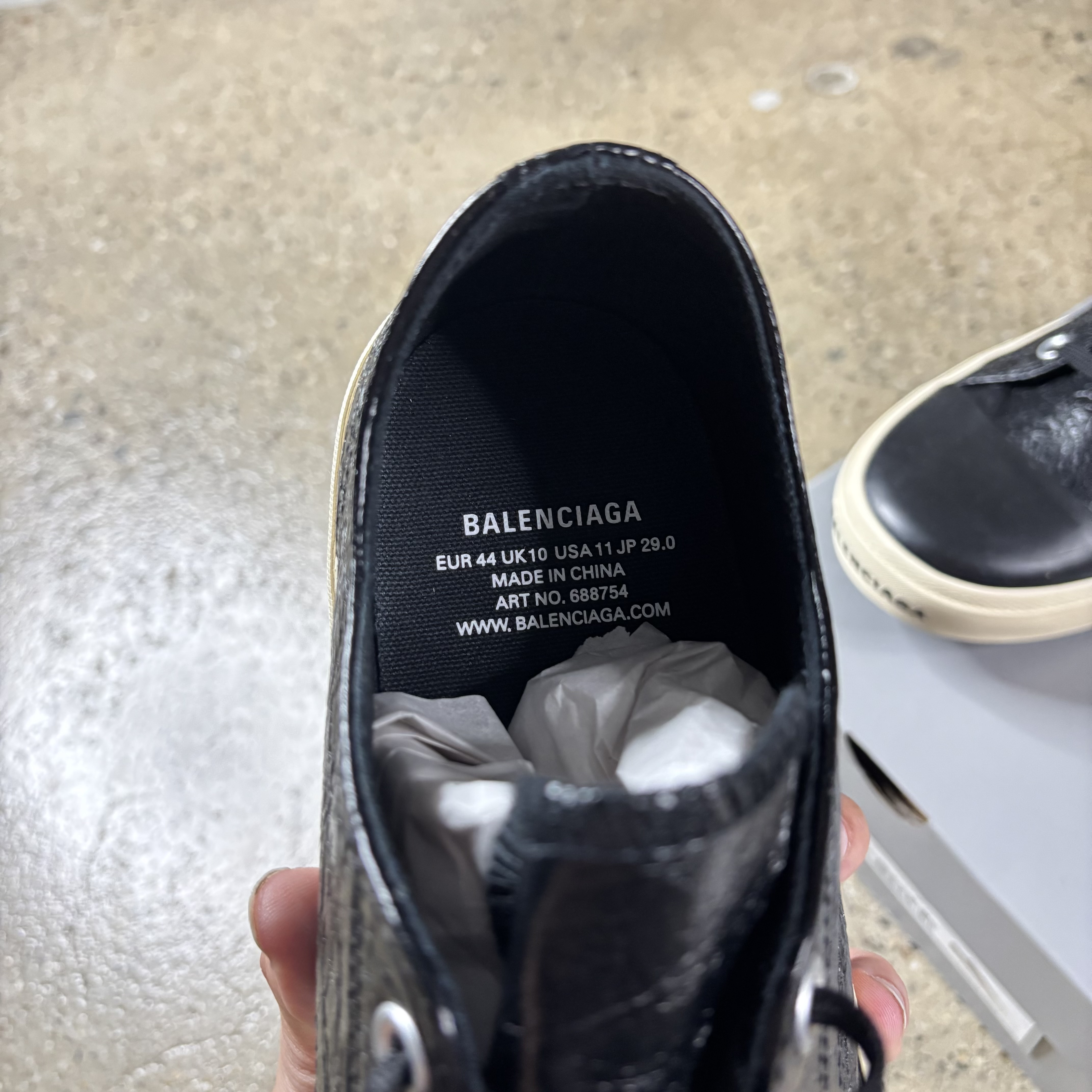Balenciaga Arena Low Top - View 6
