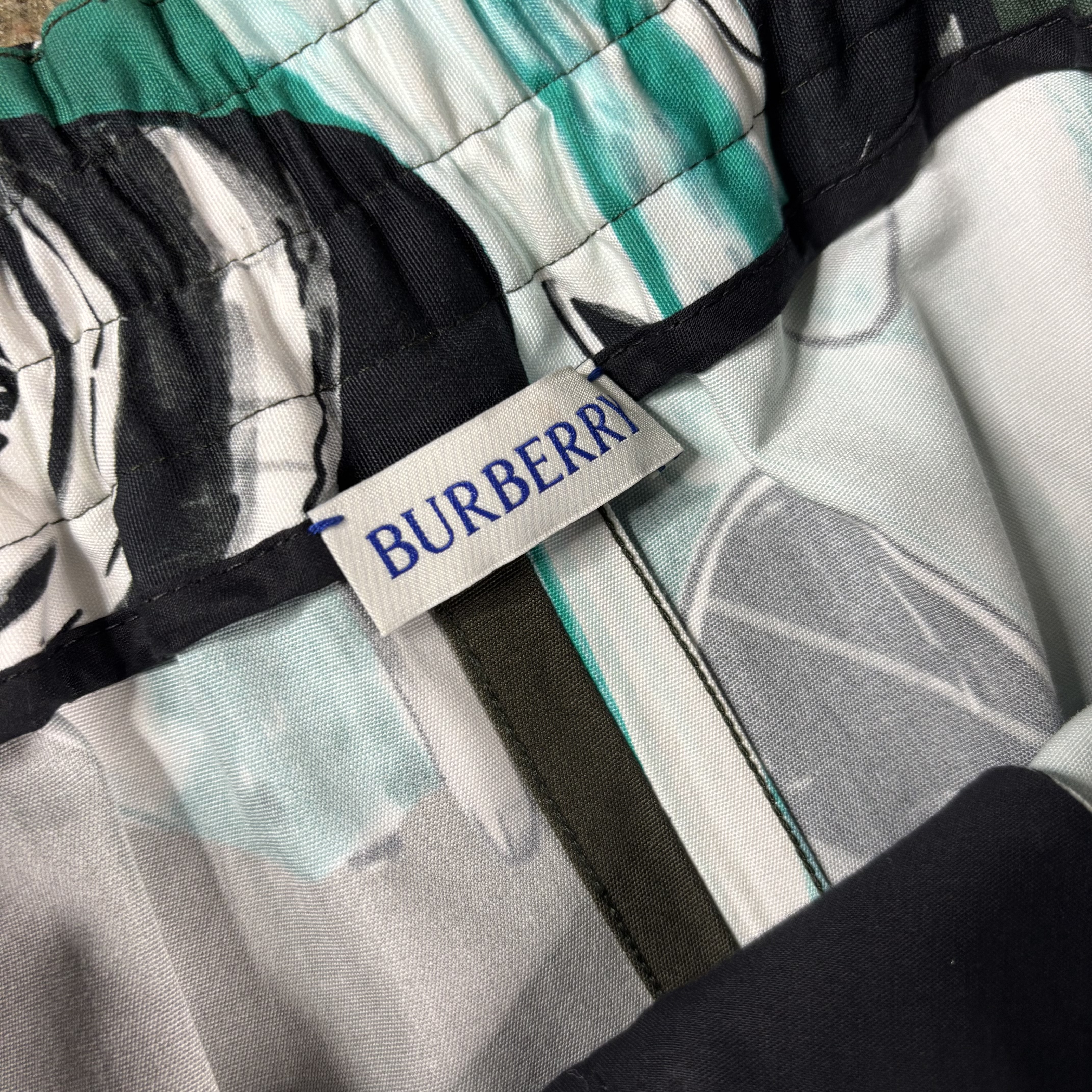 Burberry Car Print Sample Set - View 4