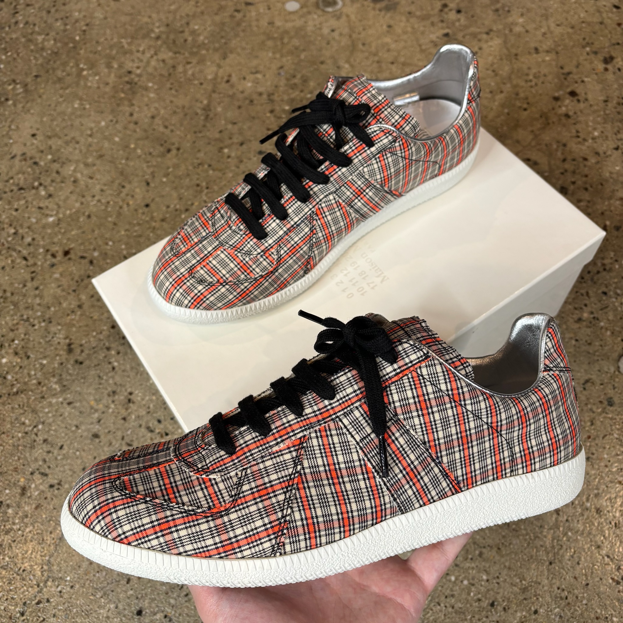 Maison Margiela Plaid Gats - View 2