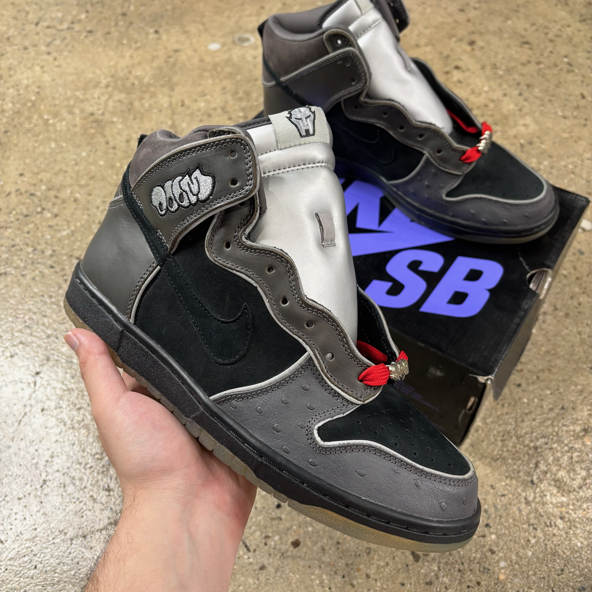 Nike MF DOOM Nike SB - View 2