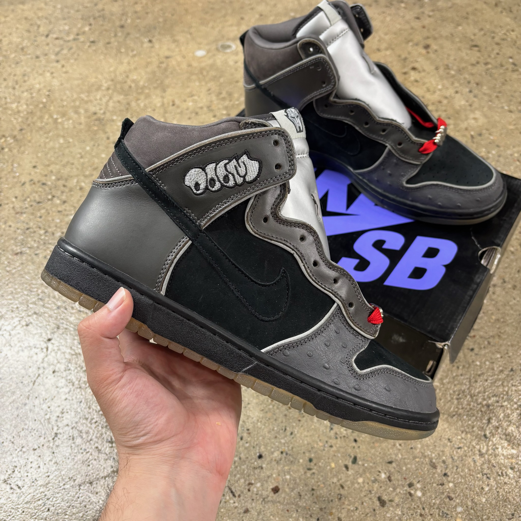 Nike MF DOOM Nike SB - View 3
