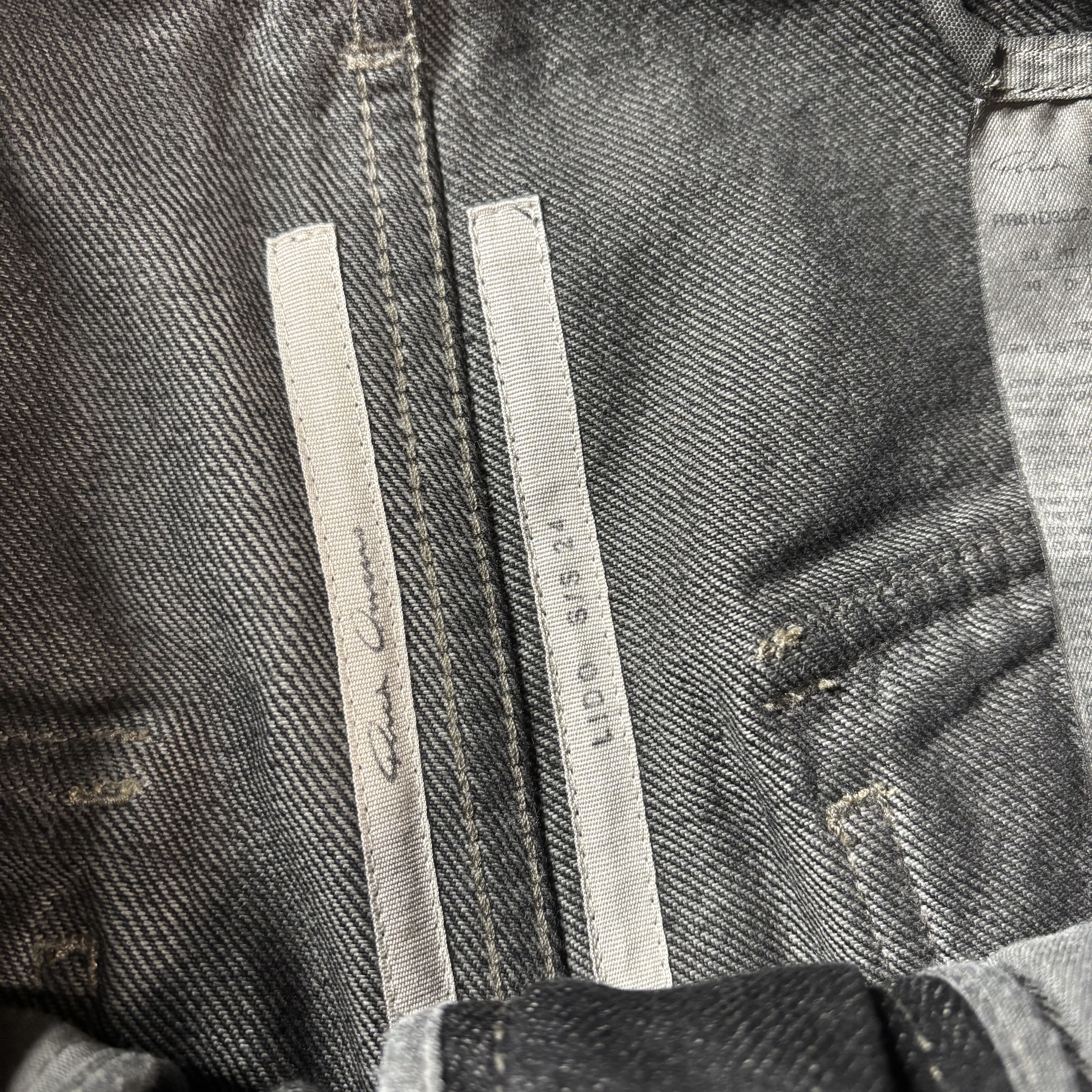 Rick Owens Stefan Cargo Shorts - View 3