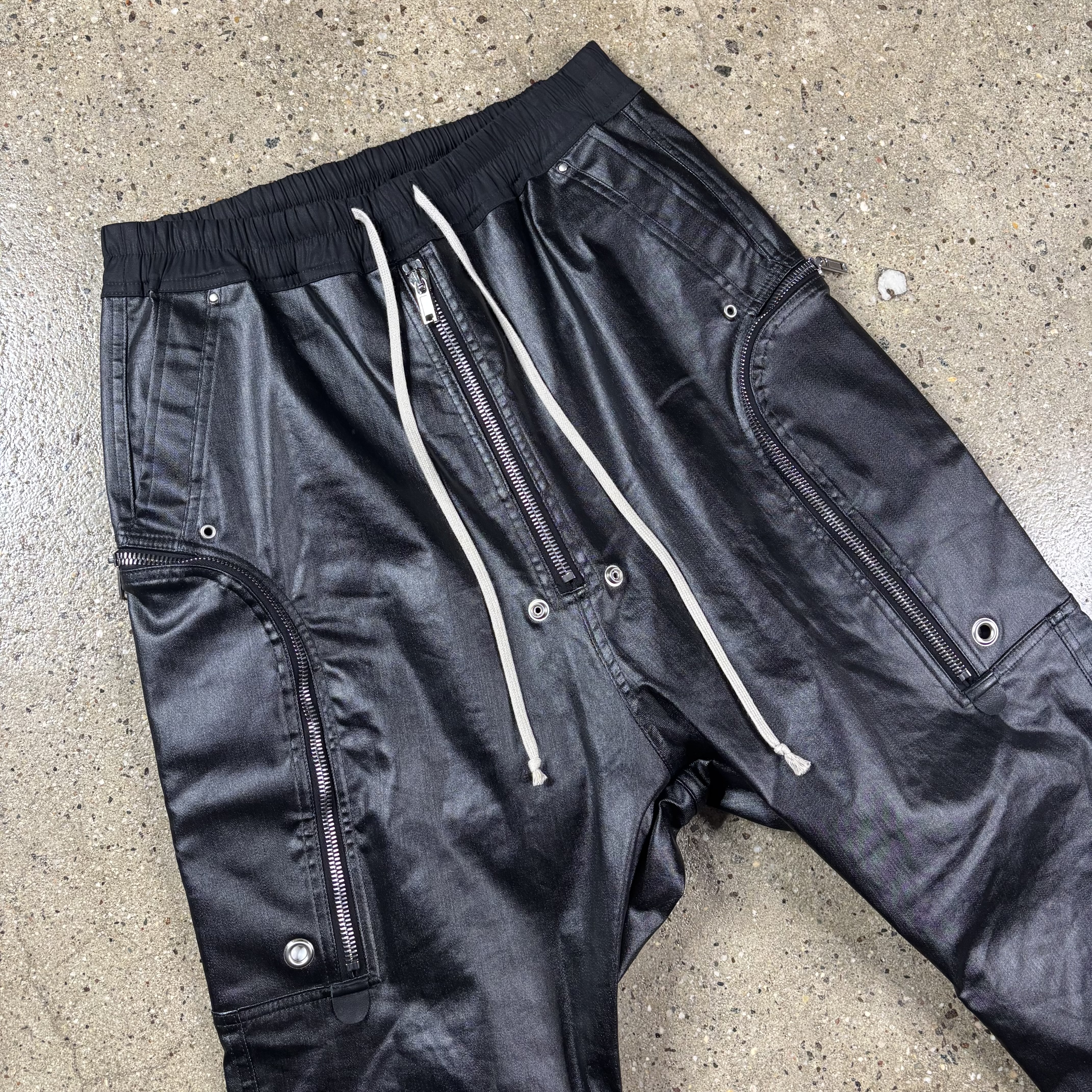 Rick Owens Lido Cargo 3/4 Pants - View 2
